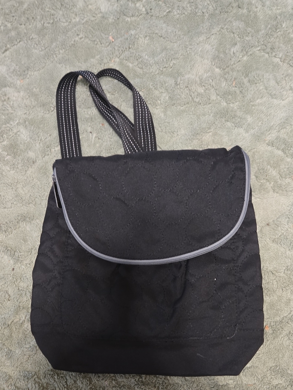 thirty-one Black Quilted Tote with Gray Trim